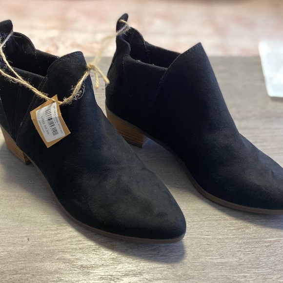 AEO Micro Booties - Picture 4 of 16